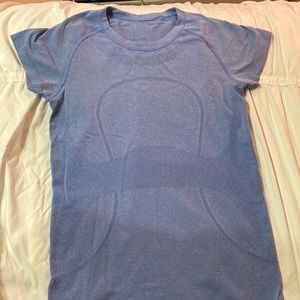 Lululemon run swiftly blue tshirt